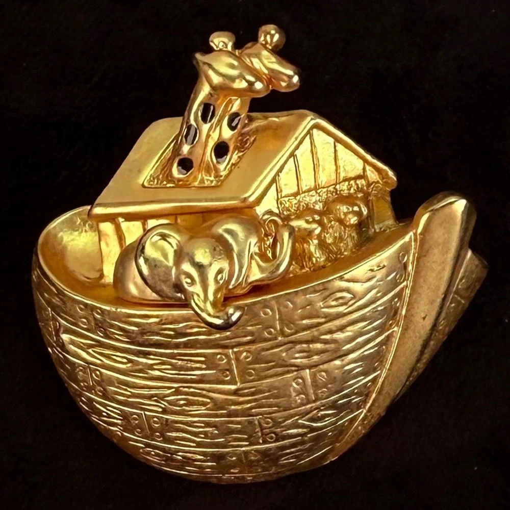 Vintage goldtone, heavy weighted, Noah’s ark, brooch pin